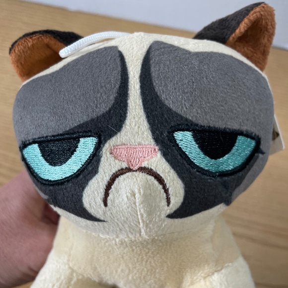 Grumpy Cat Plush by Toy Factory Laying Down Stuffed Animal Toy Kitty New w Tag - Picture 5 of 10